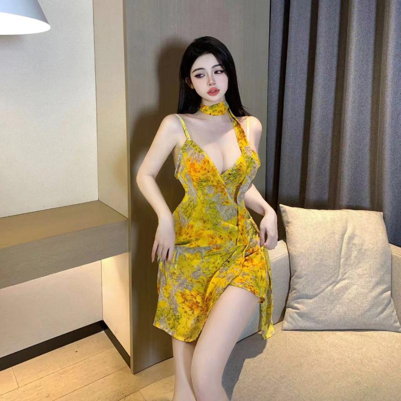 Summer Women S New Beach Style Sexy Yellow Print War Robe Sling Deep V Low-Cut Lace Up Irregular Backless Mini Dress One Size
Summer Women S New Beach Style Sexy Yellow Print War Robe Sling Deep V Low-Cut Lace Up Irregular Backless Mini Dress One Size