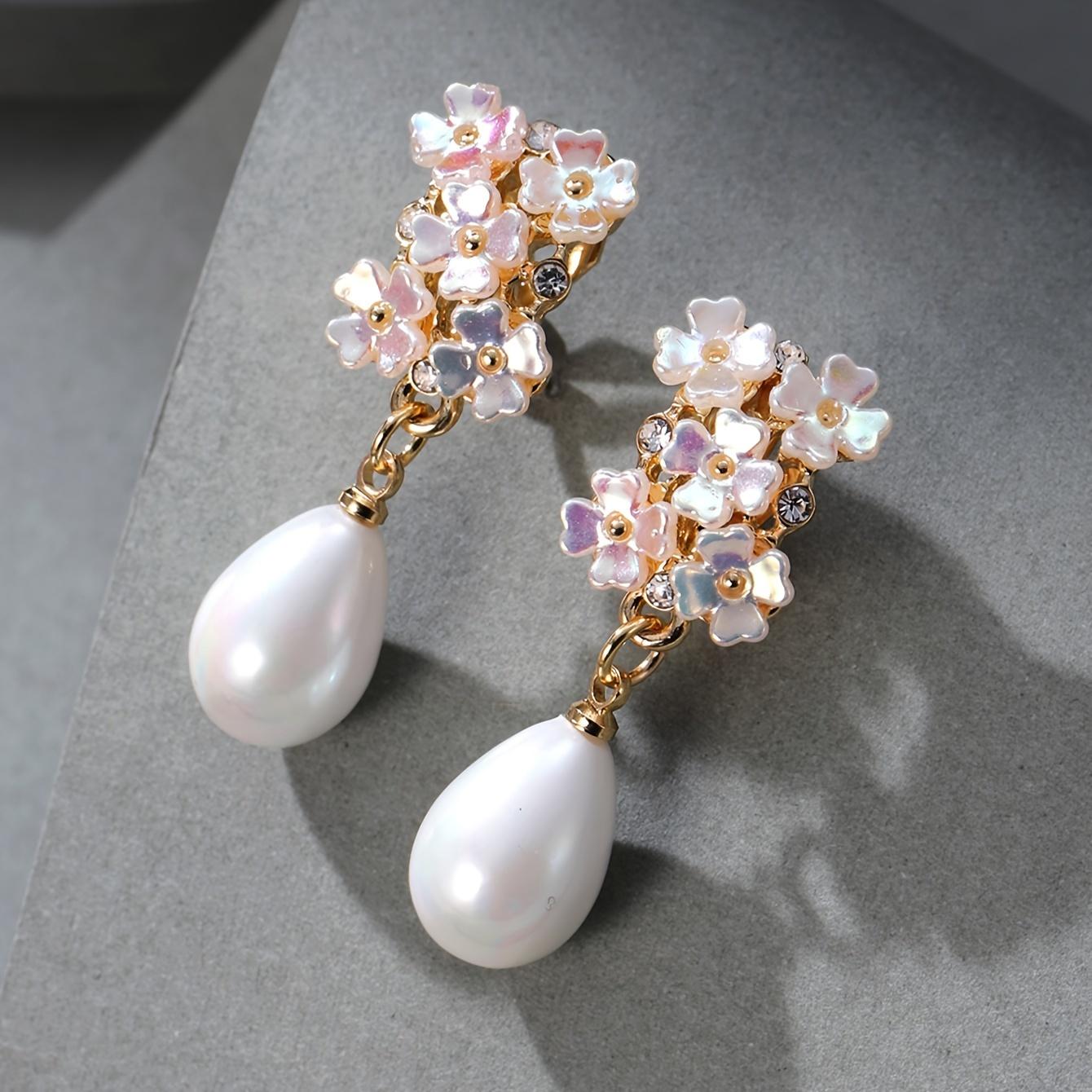 Elegant Clip-On Earrings For Women, Flower Design With Faux Pearl Drop, Ideal For Parties, Weddings, Business, And Everyday Wear белый
Elegant Clip-On Earrings For Women, Flower Design With Faux Pearl Drop, Ideal For Parties, Weddings, Business, And Everyday Wear белый