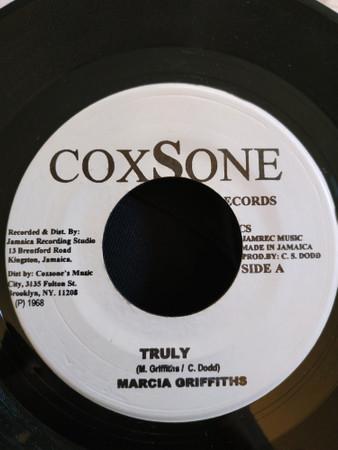 7inch Record MARCIA GRIFFITHS - Truly NONE Coxsone Records Jamaica Reggae, Ska & Dub Used
7inch Record MARCIA GRIFFITHS - Truly NONE Coxsone Records Jamaica Reggae, Ska & Dub Used