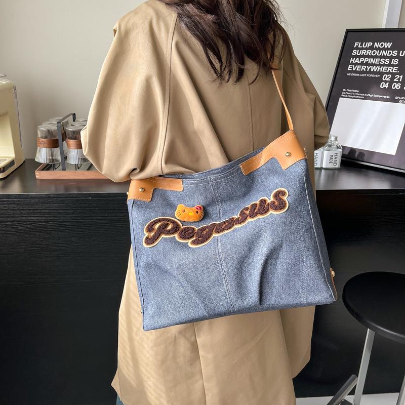 Большая сумка-тоут на одно плечо в стиле ретро из денима для поездок на работу 34*10*32 темно-синий