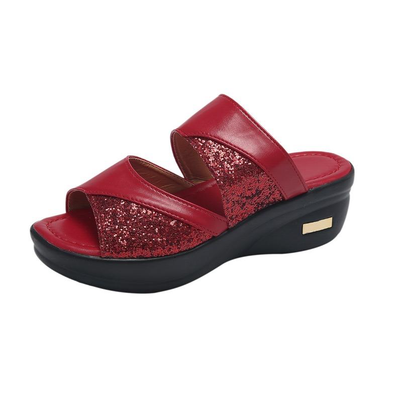 Large size slope heel cool slippers women s summer new sequined fish mouth thick bottom outer slippers 43 червоний
Large size slope heel cool slippers women s summer new sequined fish mouth thick bottom outer slippers 43 червоний