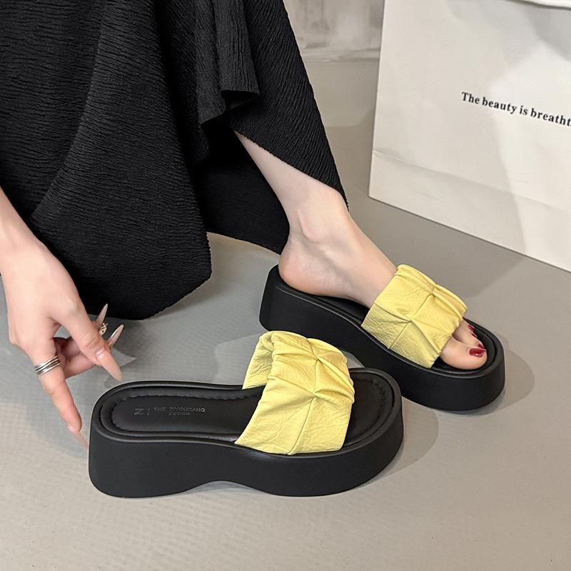 Thick bottom slope heel height increase one-word drag women 2025 summer new outer wear fashion beach vacation cool slippers 40 бежевий
Thick bottom slope heel height increase one-word drag women 2025 summer new outer wear fashion beach vacation cool slippers 40 бежевий