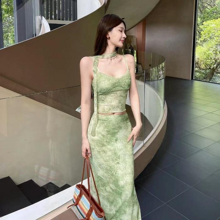 Women s Summer Retro Cheongsam Set: Classic Camisole & Mermaid Skirt M
Women s Summer Retro Cheongsam Set: Classic Camisole & Mermaid Skirt M