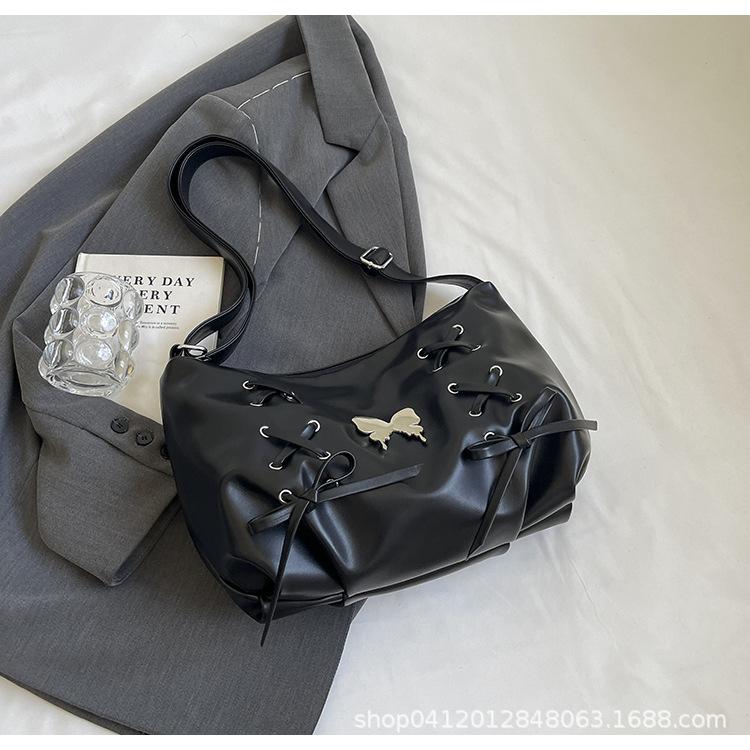 Нишевая дизайнерская сумка под мышкой 2025 новая модная сумка-мессенджер большой вместимости корейская версия на шнуровке с бантом сумка для поездок на работу чёрный
Нишевая дизайнерская сумка под мышкой 2025 новая модная сумка-мессенджер большой вместимости корейская версия на шнуровке с бантом сумка для поездок на работу чёрный