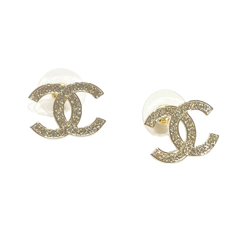 CHANEL Double C Logo Shape Rhinestone Stud Earrings Women s Gold золотий
CHANEL Double C Logo Shape Rhinestone Stud Earrings Women s Gold золотий