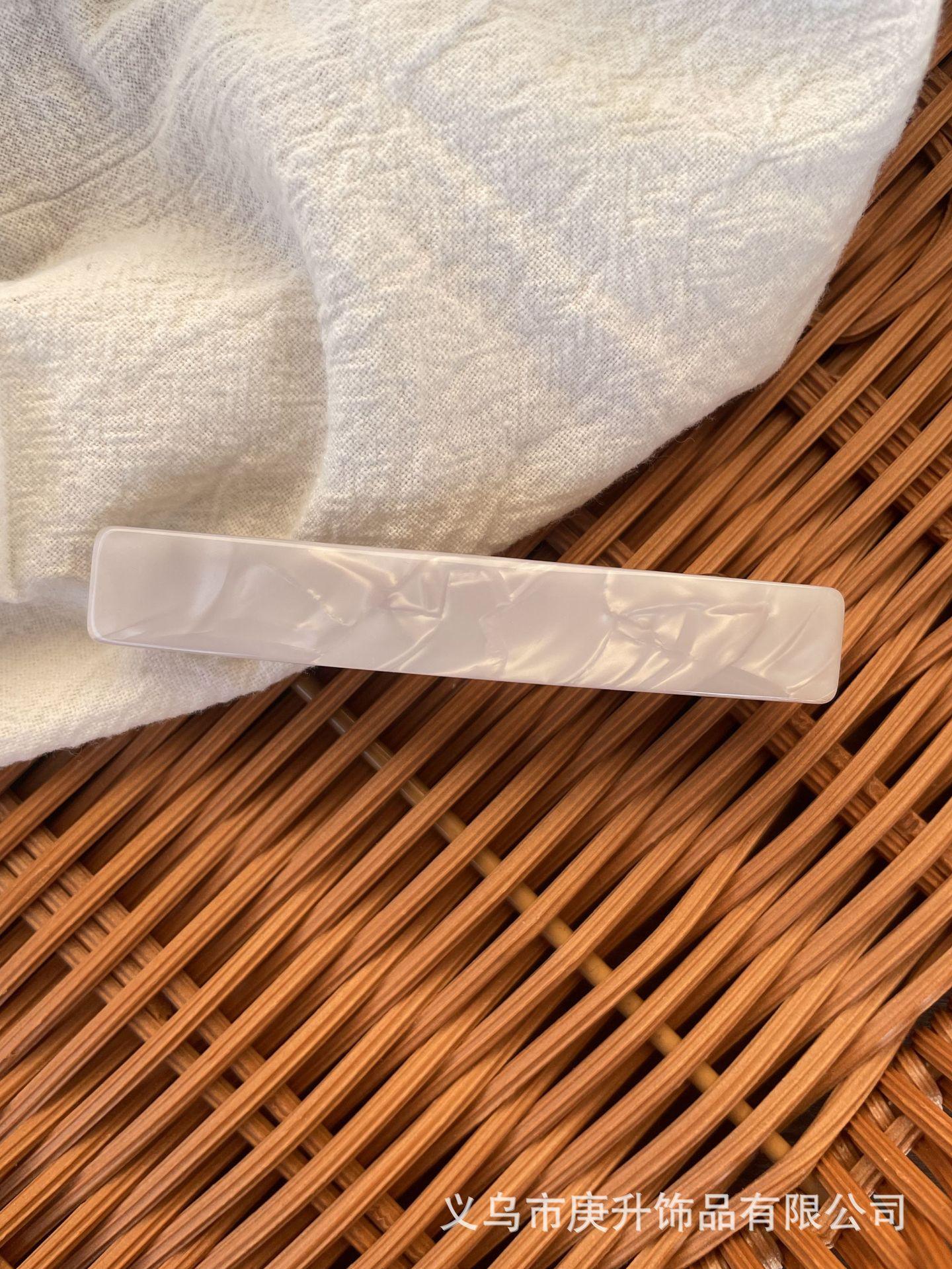Acetate Flat Hair Clip Barrettes for Women Durable Lightweight Hair Accessories with Strong Grip Suitable for Various Hair Types and Styles One size
Acetate Flat Hair Clip Barrettes for Women Durable Lightweight Hair Accessories with Strong Grip Suitable for Various Hair Types and Styles One size