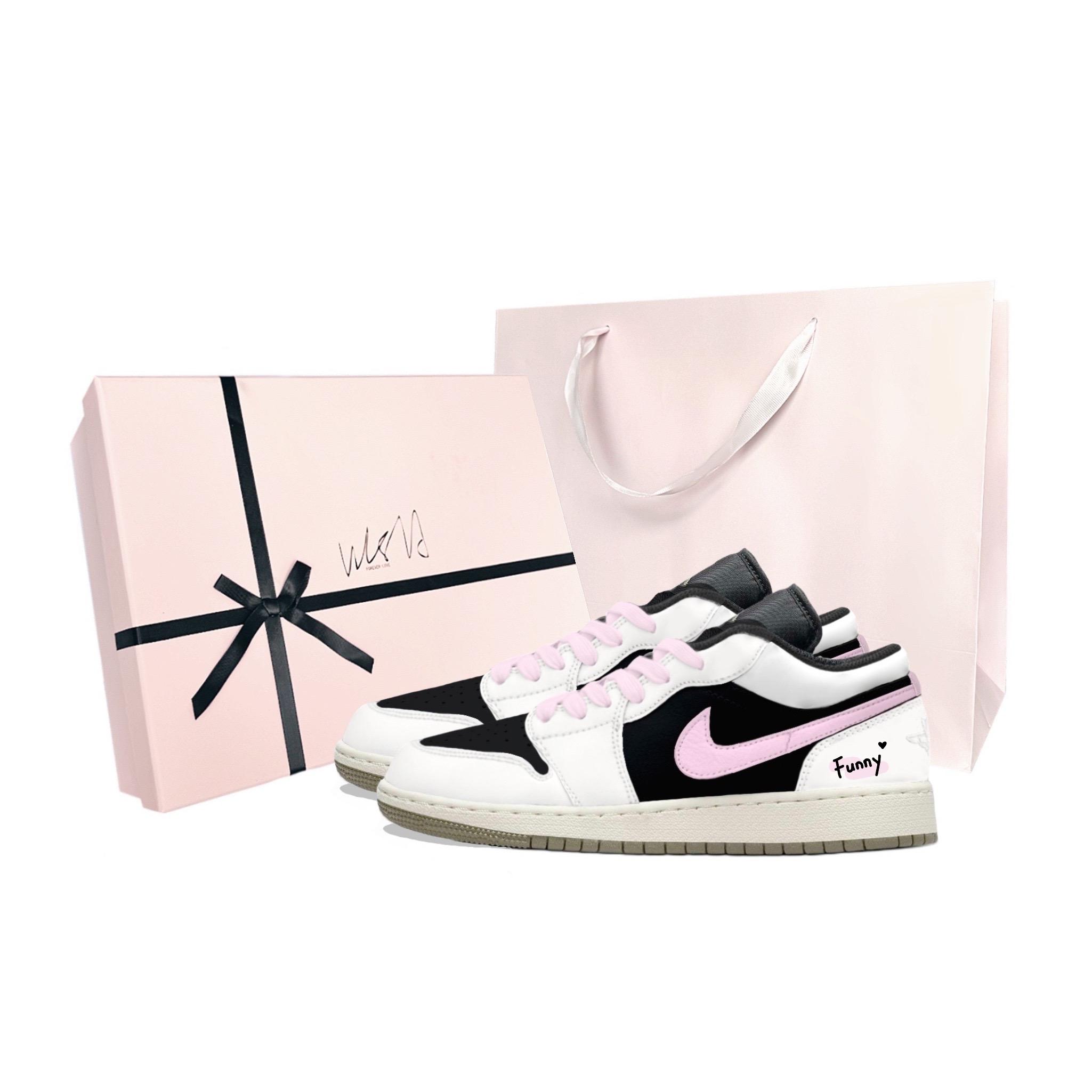 Jordan Air Jordan 1 Strawberry Sauce Abrasion Resistant Low top Vintage Basketball Shoes Unisex White Pink 553558-092(Team1119-) 35.5
Jordan Air Jordan 1 Strawberry Sauce Abrasion Resistant Low top Vintage Basketball Shoes Unisex White Pink 553558-092(Team1119-) 35.5