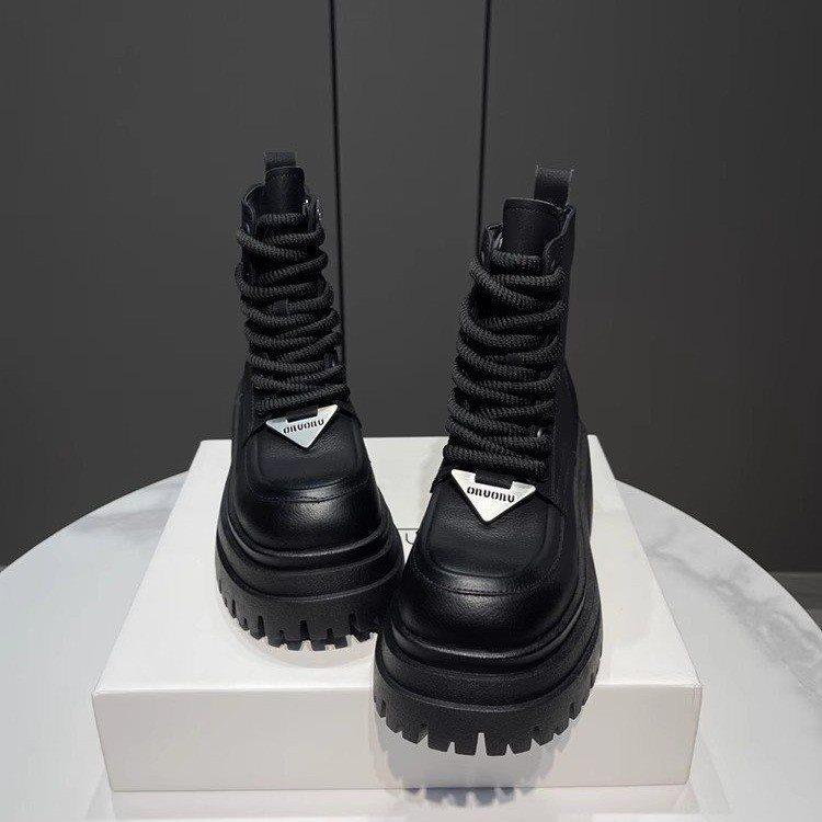 Women s boots lace-up versatile 2025 British style velvet thick-soled Martin boots women s autumn and winter short boots round head new black 37 чорний
Women s boots lace-up versatile 2025 British style velvet thick-soled Martin boots women s autumn and winter short boots round head new black 37 чорний