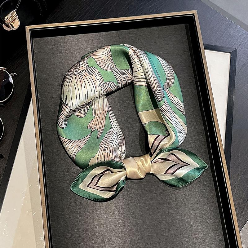 Fashion 100% Real Silk Scarf Women Floral Print Shawls Wraps for Ladies Neckerchief Foulard Scarves Female Shawl Hijab Bandana 53x53 cm
Fashion 100% Real Silk Scarf Women Floral Print Shawls Wraps for Ladies Neckerchief Foulard Scarves Female Shawl Hijab Bandana 53x53 cm