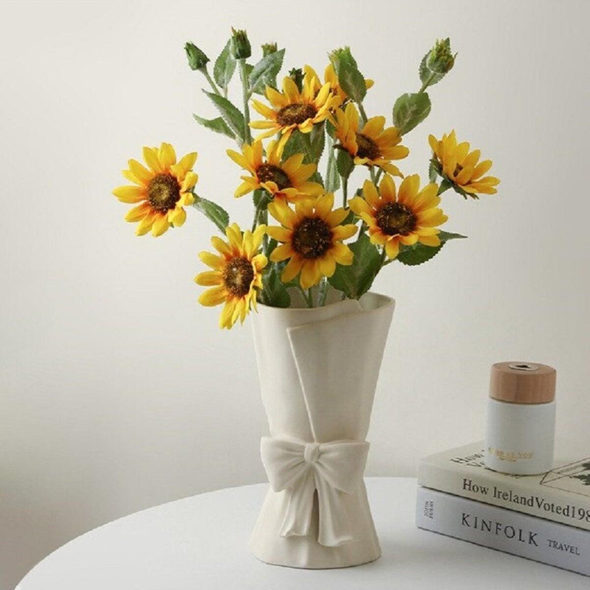 Scandinavian Large Bouquet Vase Figurine Flower Holder Decorative Bow Vase 20x10x10cm Bohemian Standart білий
Scandinavian Large Bouquet Vase Figurine Flower Holder Decorative Bow Vase 20x10x10cm Bohemian Standart білий