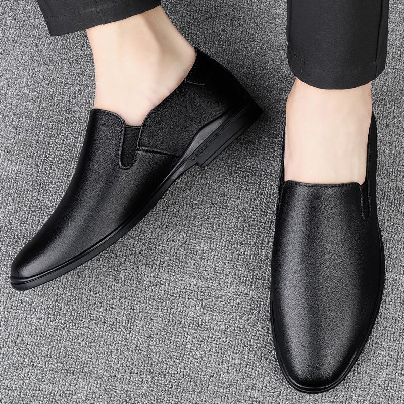Simple men s shoes Doudou shoes casual leather shoes men s breathable soft soles one pedal lazy driving shoes 37 коричневий
Simple men s shoes Doudou shoes casual leather shoes men s breathable soft soles one pedal lazy driving shoes 37 коричневий