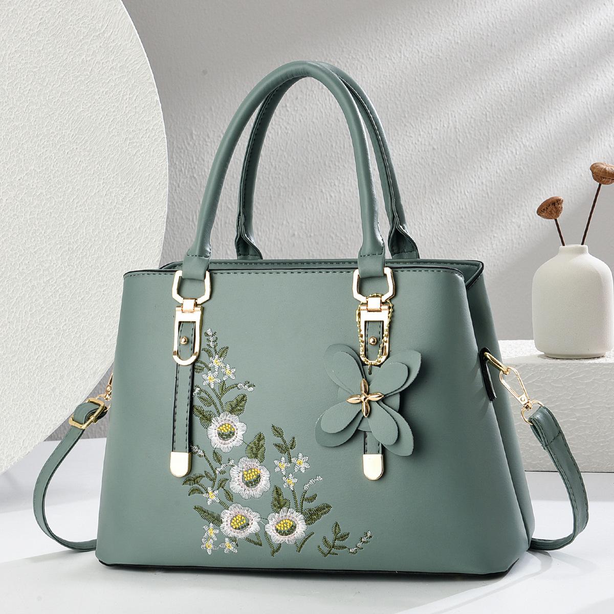 Handbag bag national style elegant mother bag embroidered pendant women s bag shoulder bag 31*13*21 зелений
Handbag bag national style elegant mother bag embroidered pendant women s bag shoulder bag 31*13*21 зелений