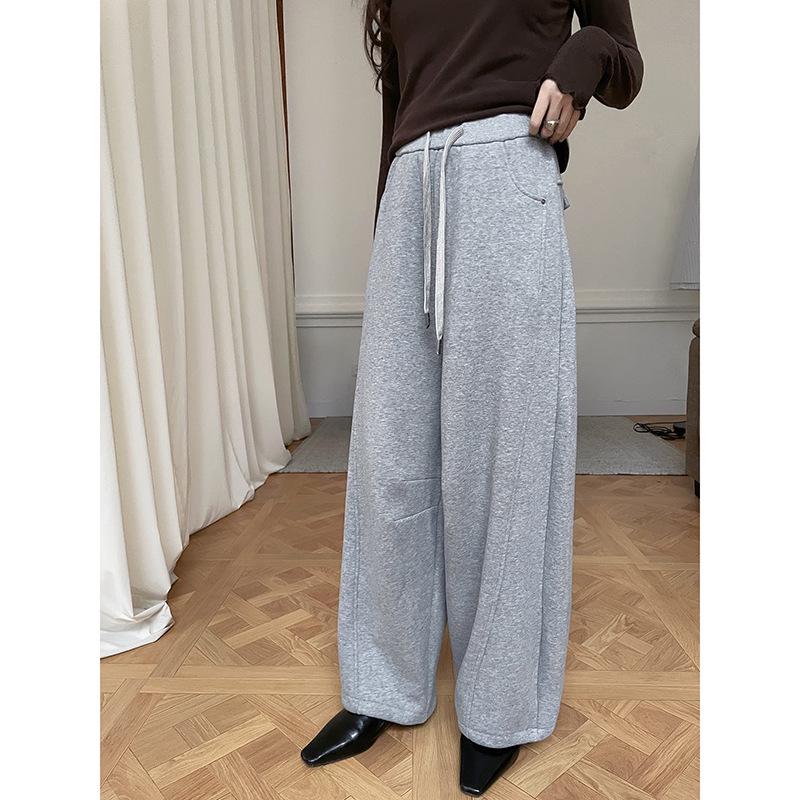 Sagging Filter Women s Drawstring Wide-Leg Joggers - 2025 Winter Collection N0027D M світло-сірий колір
Sagging Filter Women s Drawstring Wide-Leg Joggers - 2025 Winter Collection N0027D M світло-сірий колір