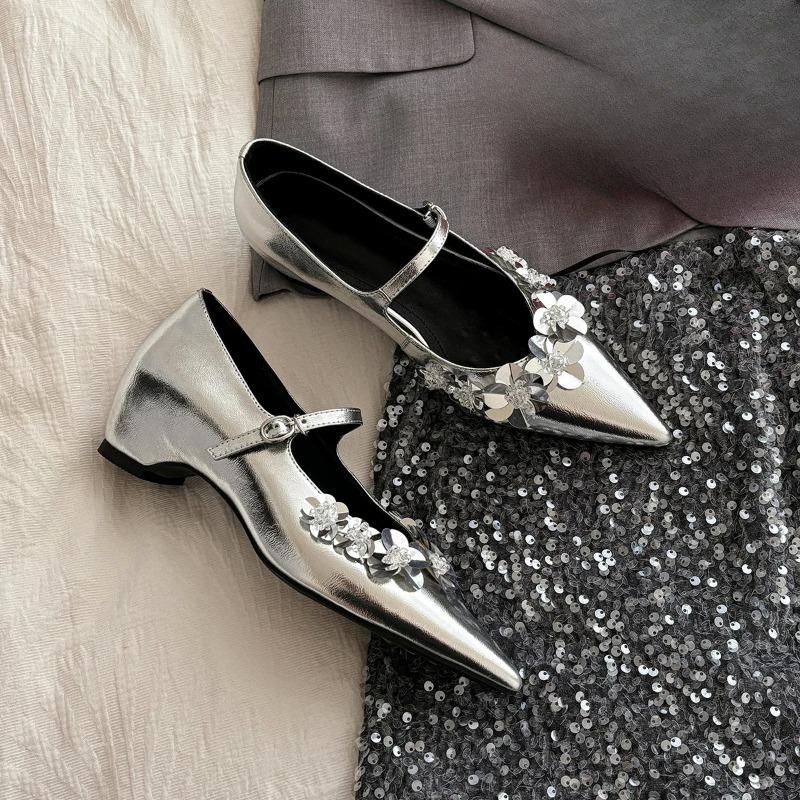 Thick-soled One-strap Shoes for Women s Elegant Insole Height-increasing Pointed-toe Single Shoes 34 срібний
Thick-soled One-strap Shoes for Women s Elegant Insole Height-increasing Pointed-toe Single Shoes 34 срібний