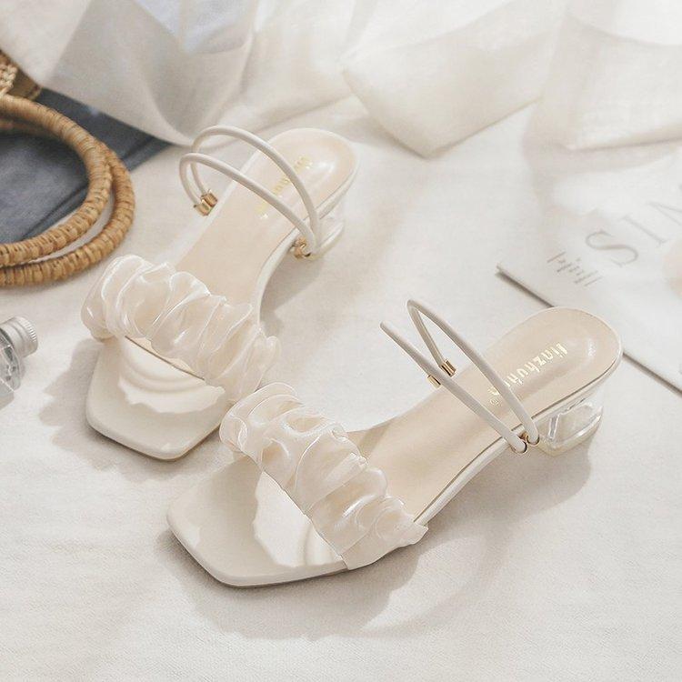 Sandals 2025 female new versatile summer Internet celebrity Korean fashion thick heel fashion fairy style with skirt slippers 35
Sandals 2025 female new versatile summer Internet celebrity Korean fashion thick heel fashion fairy style with skirt slippers 35