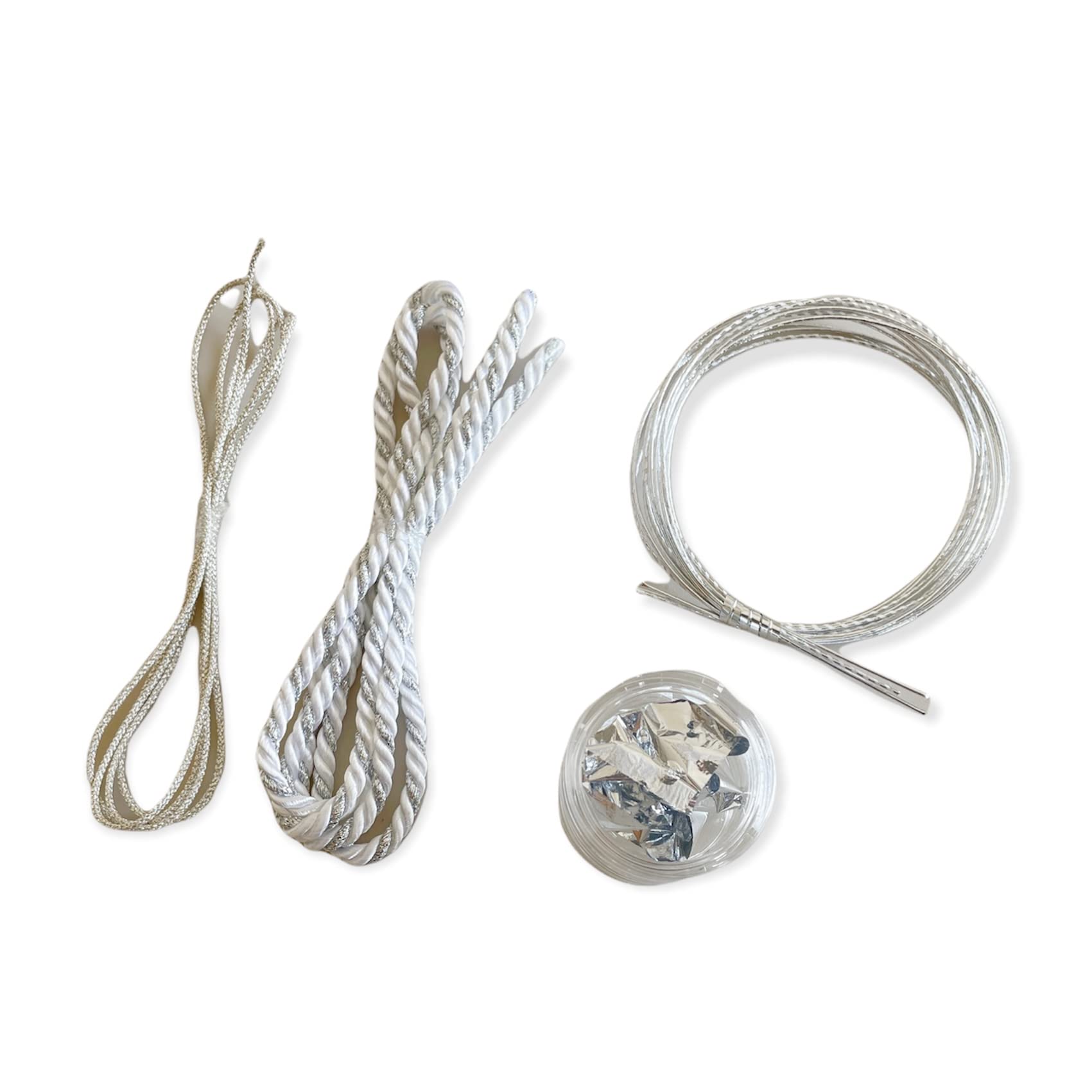 Japanese-style hair ornament, white and silver, braided cord, silver foil, mizuhiki (decorative cord), suitable for coming-of-age ceremonies,
Japanese-style hair ornament, white and silver, braided cord, silver foil, mizuhiki (decorative cord), suitable for coming-of-age ceremonies,