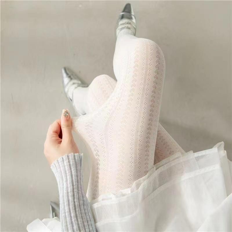 Lolita Vintage Heart Pattern Tights Women Hollow Out Pantyhose Sculpted Mesh Women Stockings For Dress Autumn Legging One Size
Lolita Vintage Heart Pattern Tights Women Hollow Out Pantyhose Sculpted Mesh Women Stockings For Dress Autumn Legging One Size