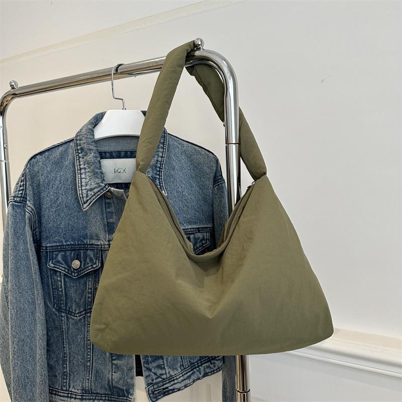 Trendy Korean Style Cute Single Shoulder Bag Casual Tote Handheld Bag In Black White Khaki And Green зелений
Trendy Korean Style Cute Single Shoulder Bag Casual Tote Handheld Bag In Black White Khaki And Green зелений