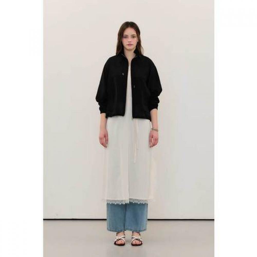 Cc Collect High Neck Windbreaker Jumper C262msj331 BK/55
Cc Collect High Neck Windbreaker Jumper C262msj331 BK/55