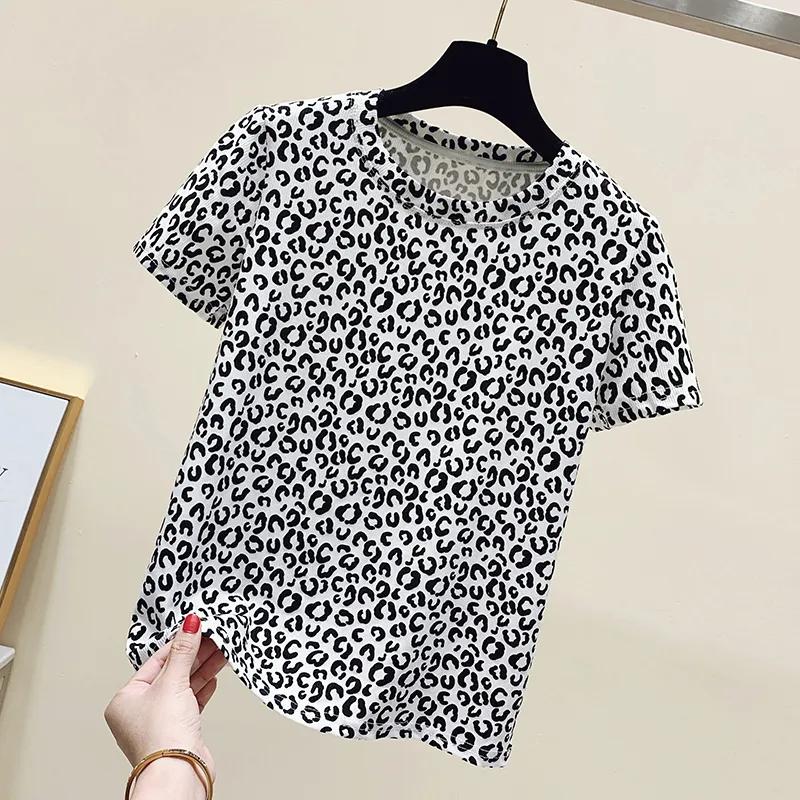 Женские летние тонкие элегантные топы с принтом и короткими рукавами XS белый
Женские летние тонкие элегантные топы с принтом и короткими рукавами XS белый