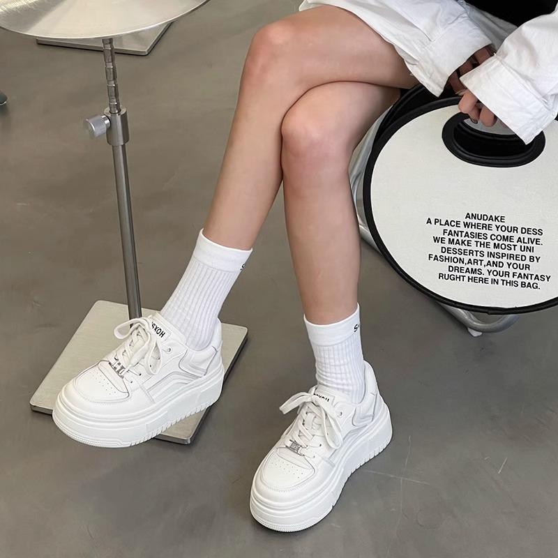 Leather little white shoes women s shoes spring new versatile thick-soled heightening board shoes trendy casual sports shoes 40
Leather little white shoes women s shoes spring new versatile thick-soled heightening board shoes trendy casual sports shoes 40