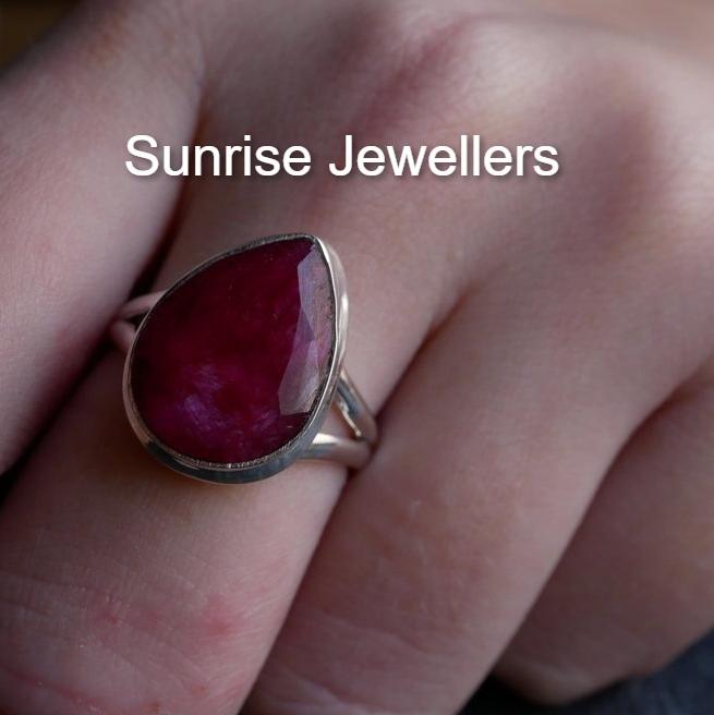 Кольцо Ruby Ari огранки «багет» с камнем по случаю рождения от Sunrise • Подарок лучшему другу • Подарок на годовщину • Регулируемое персонализированное кольцо с драгоценным камнем • 7 US красный
Кольцо Ruby Ari огранки «багет» с камнем по случаю рождения от Sunrise • Подарок лучшему другу • Подарок на годовщину • Регулируемое персонализированное кольцо с драгоценным камнем • 7 US красный