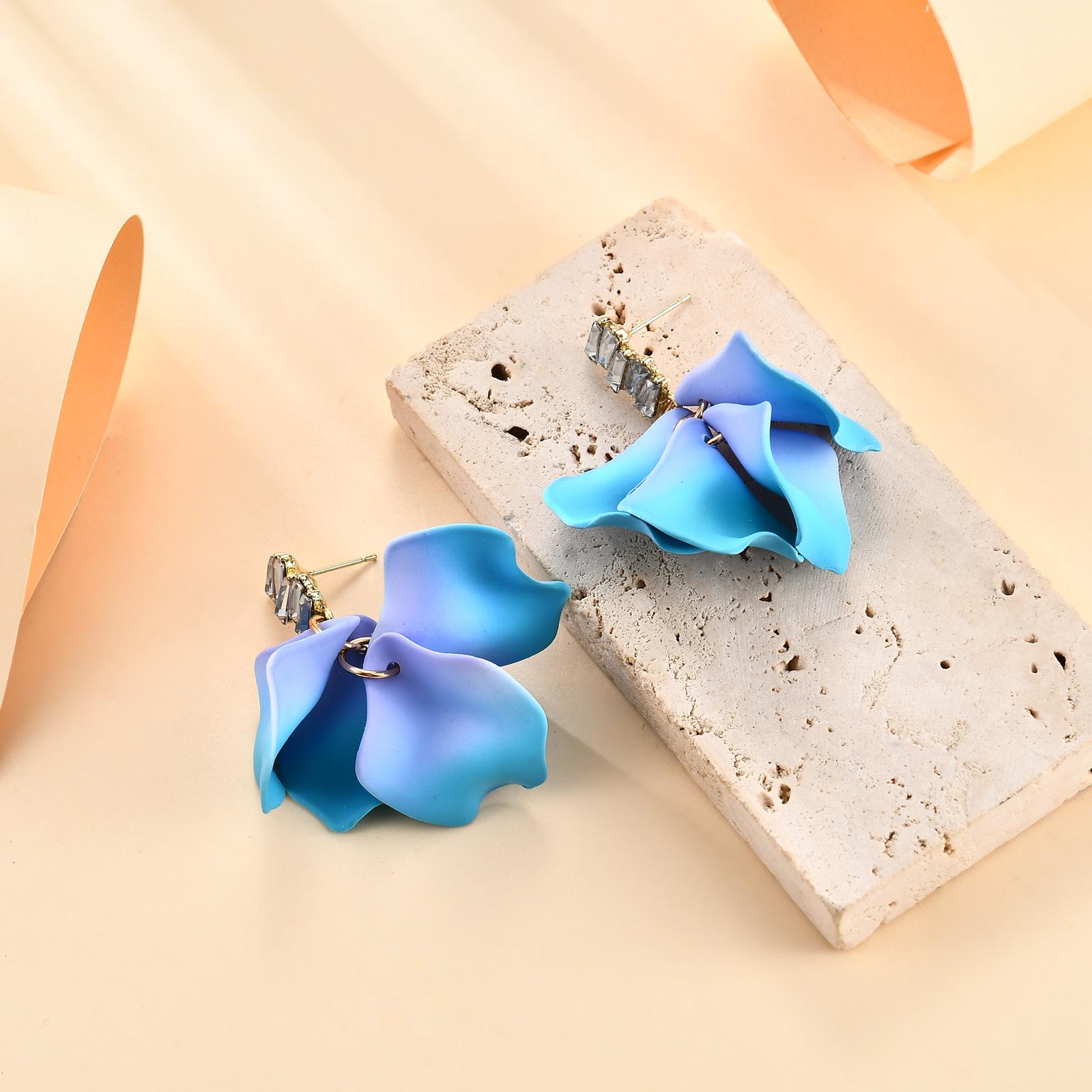 Pinkdudu Серьги-цветы конфетных цветов, Преувеличенные милые лепестки, Ювелирные украшения для ушей, Серьги с кисточками для женщин PD2337 синий
Pinkdudu Серьги-цветы конфетных цветов, Преувеличенные милые лепестки, Ювелирные украшения для ушей, Серьги с кисточками для женщин PD2337 синий