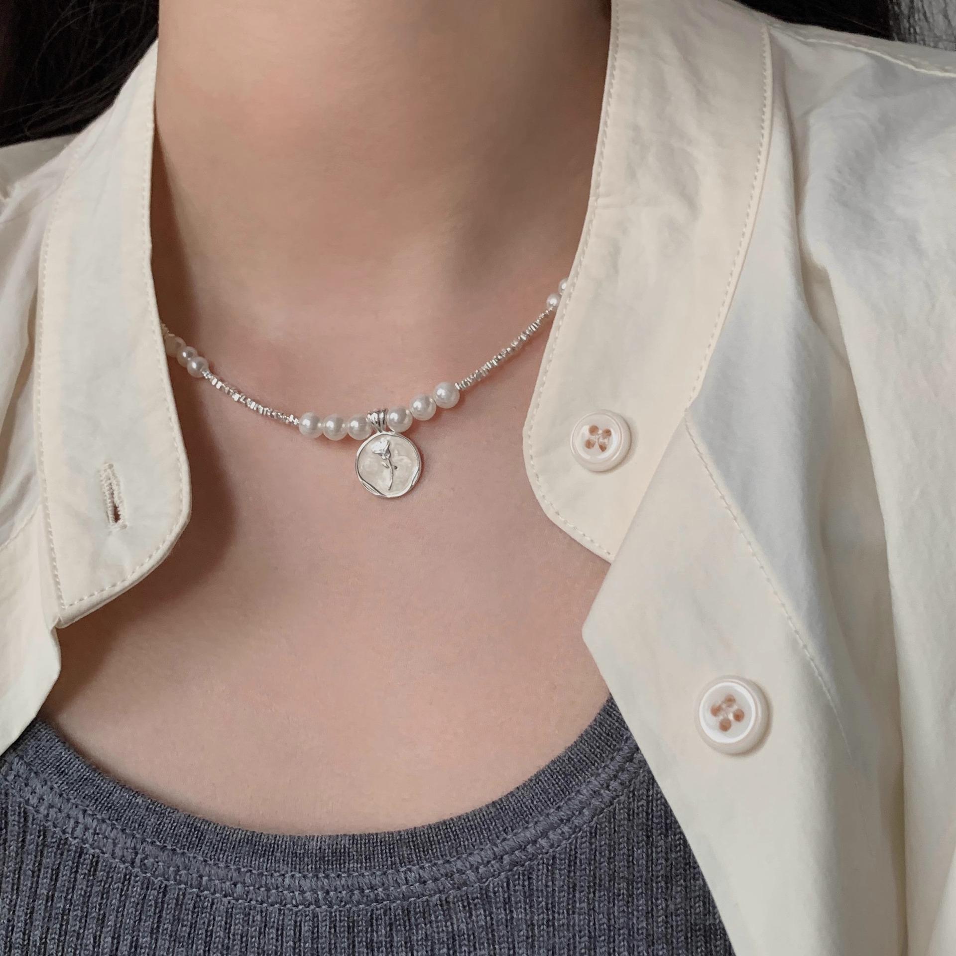 Irregular Niche Collarbone Necklace
Irregular Niche Collarbone Necklace