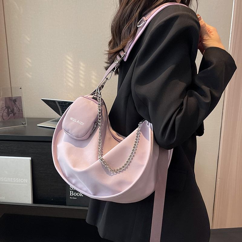 Large capacity bag women s autumn and winter versatile 2025 new shoulder messenger bag red canvas cloth bag niche dumpling bag чёрный
Large capacity bag women s autumn and winter versatile 2025 new shoulder messenger bag red canvas cloth bag niche dumpling bag чёрный