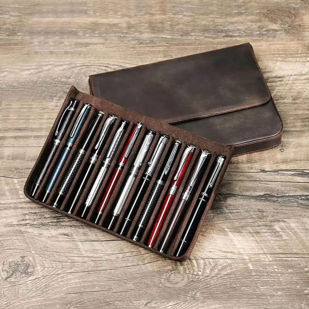 Vintage Pen Storage Pouch Wear Resistant Fountain Pen Leather Case 12 Slots Pen Case Box Office зелёный
Vintage Pen Storage Pouch Wear Resistant Fountain Pen Leather Case 12 Slots Pen Case Box Office зелёный