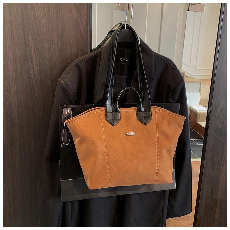 Matte Leather women Handbags Large Capacity Winter new Travel female Shoulder Bag Fashi commuting big totes bolsas коричневий
Matte Leather women Handbags Large Capacity Winter new Travel female Shoulder Bag Fashi commuting big totes bolsas коричневий
