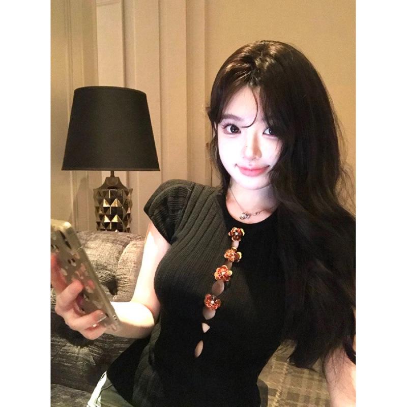 Women s Korean-Style Slimming Jacquard Knit T-Shirt, Round Neck, Half-Open Button Collar, Solid Color, Short-Sleeved. one size чорний
Women s Korean-Style Slimming Jacquard Knit T-Shirt, Round Neck, Half-Open Button Collar, Solid Color, Short-Sleeved. one size чорний