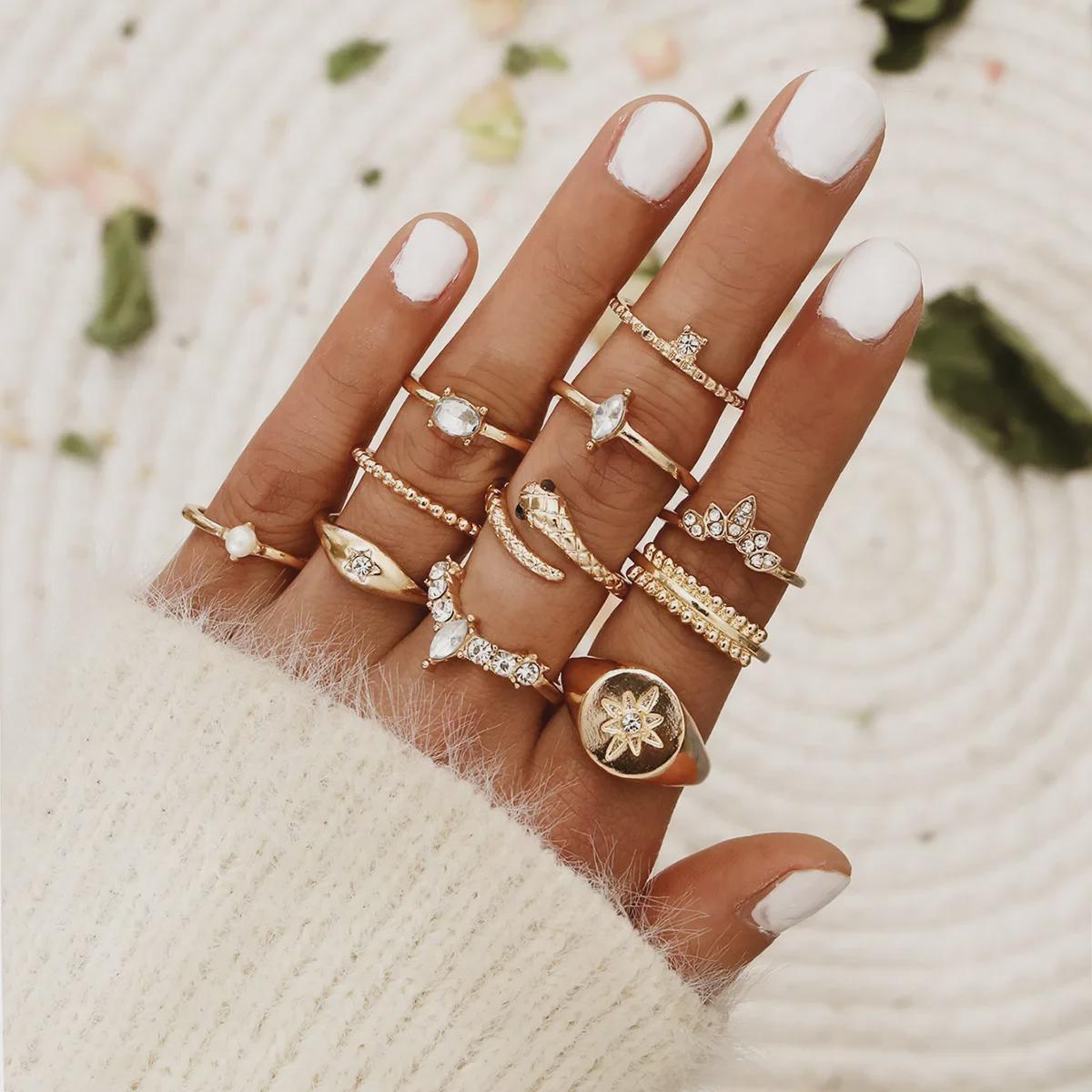 Bohemian Black-Eyed Snake & Star Pearl Ring Set - 11 Pieces 
Bohemian Black-Eyed Snake & Star Pearl Ring Set - 11 Pieces