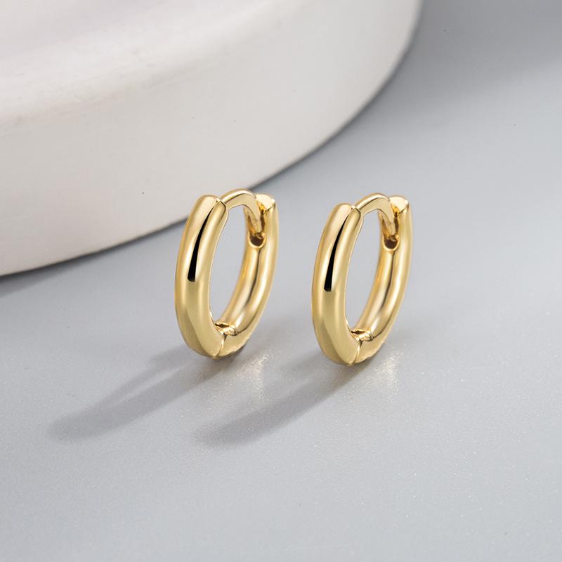 Unisex 18K Gold-Plated Minimalist Circle Ear Cuffs – High-Quality Fashion Jewelry
Unisex 18K Gold-Plated Minimalist Circle Ear Cuffs – High-Quality Fashion Jewelry