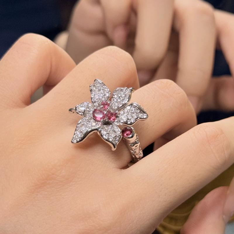 Luxury Female Rose Red Zircon Stone Flower Ring Vintage Sterling Silver Wedding for Women Pave CZ Open Ring resizable срібний
Luxury Female Rose Red Zircon Stone Flower Ring Vintage Sterling Silver Wedding for Women Pave CZ Open Ring resizable срібний