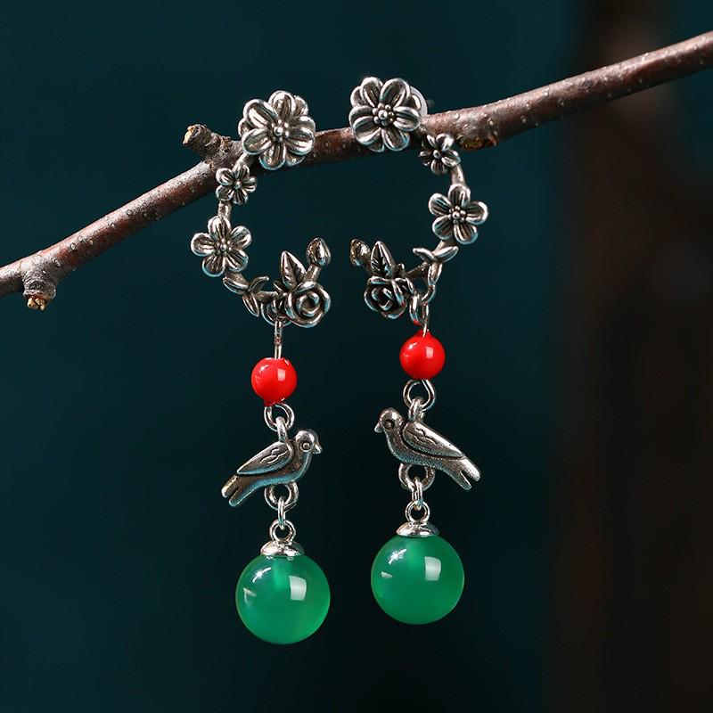 Chinese Retro Magpies on Plum Blossoms Earrings with Green Chalcedony Electroplated Thai Silver Process
Chinese Retro Magpies on Plum Blossoms Earrings with Green Chalcedony Electroplated Thai Silver Process