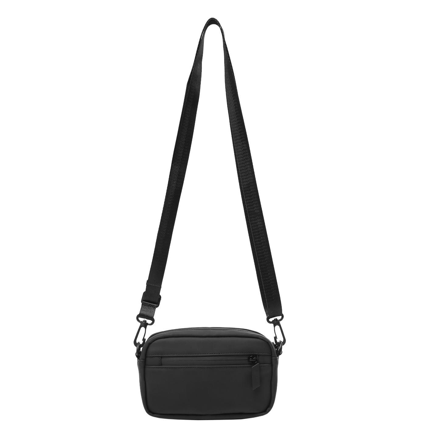 Simple waterproof messenger bag men s and women s fashion simple portable mobile phone bag outdoor cycling travel bag small square bag чёрный
Simple waterproof messenger bag men s and women s fashion simple portable mobile phone bag outdoor cycling travel bag small square bag чёрный