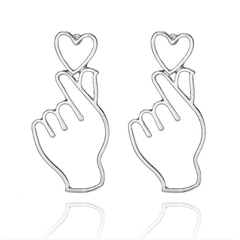 Korean New Fashion Trends Creative Love Earrings For Women Zircon Personality Simple Heart-shaped Stud Earrings brincos Gifts
Korean New Fashion Trends Creative Love Earrings For Women Zircon Personality Simple Heart-shaped Stud Earrings brincos Gifts