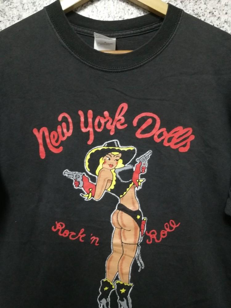 90s New York Dolls Band Shirt Classic Style Black Unisex Shirt Reprint WA2052 Unisex T-Shirt L
90s New York Dolls Band Shirt Classic Style Black Unisex Shirt Reprint WA2052 Unisex T-Shirt L