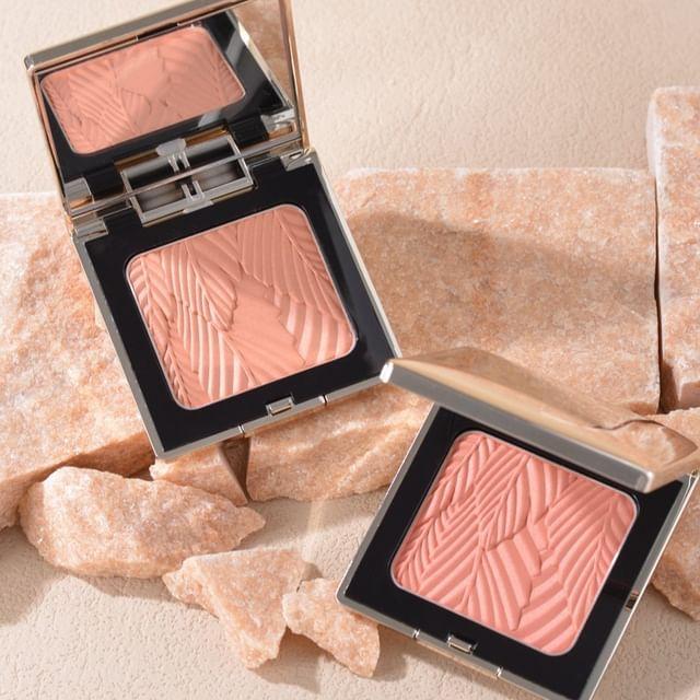 ORIGINAL ARTIST - Red Maple Shadow Blusher - 4 Colors 3 Autumn Coral - 5g
ORIGINAL ARTIST - Red Maple Shadow Blusher - 4 Colors 3 Autumn Coral - 5g