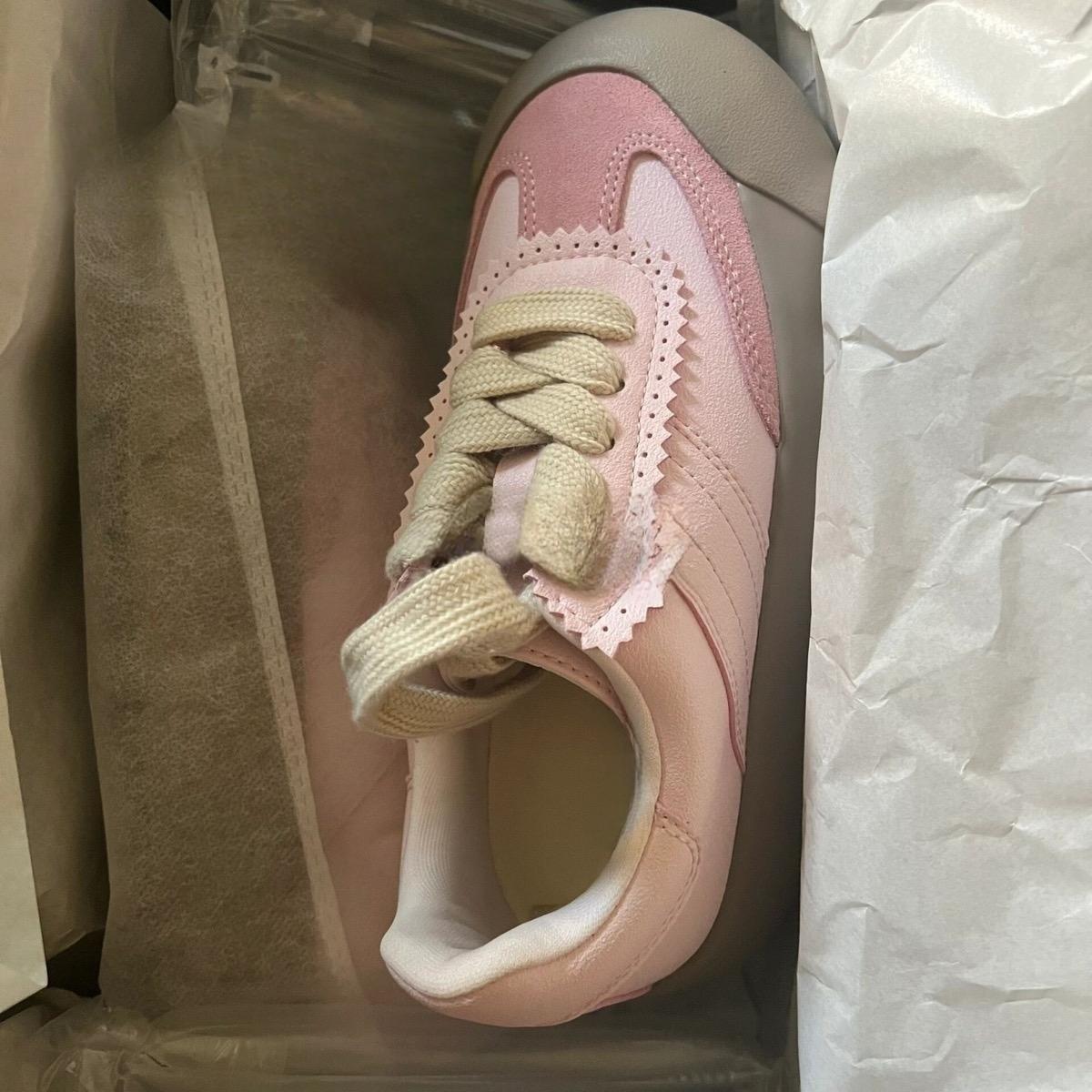 Pink German training shoes women s shoes new spring platform heightening shoes retro fluffy shoes casual board shoes sports shoes 40 розовый
Pink German training shoes women s shoes new spring platform heightening shoes retro fluffy shoes casual board shoes sports shoes 40 розовый