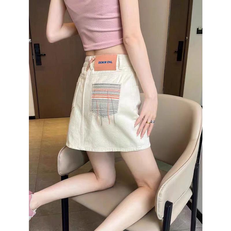 High-Waisted Women s Denim Mini Skirt - Summer 2025, Slimming A-Line with Lining and Anti-Exposure Design 2XL
High-Waisted Women s Denim Mini Skirt - Summer 2025, Slimming A-Line with Lining and Anti-Exposure Design 2XL