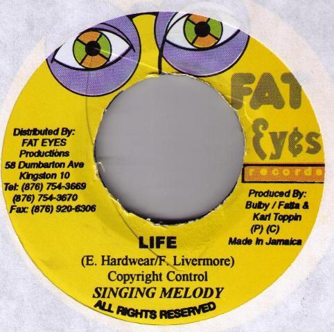 7inch Record SINGING MELODY - Life NONE Fat Eyes Record 2003 Jamaica Reggae, Ska & Dub Used
7inch Record SINGING MELODY - Life NONE Fat Eyes Record 2003 Jamaica Reggae, Ska & Dub Used