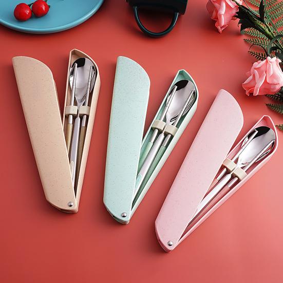 Прочные столовые приборы. Гладкие, универсальные, компактные.
Прочные столовые приборы. Гладкие, универсальные, компактные.