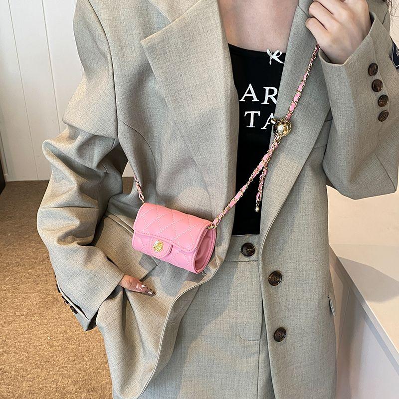 Нишевый дизайн, сумка-чехол для сигарет, сумка для губной помады, мини-сумочки женские 2024, новая сумка через плечо с ромбовидной цепочкой Cylinder dark pink(Can t put the phone down)
Нишевый дизайн, сумка-чехол для сигарет, сумка для губной помады, мини-сумочки женские 2024, новая сумка через плечо с ромбовидной цепочкой Cylinder dark pink(Can t put the phone down)