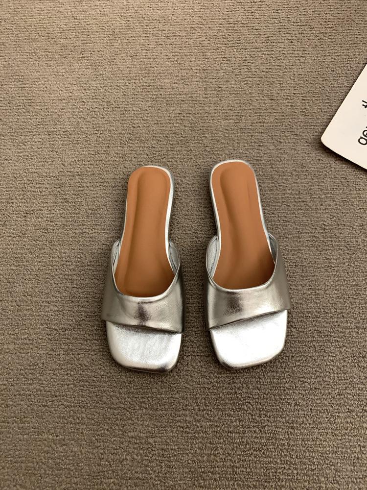 Flat bottom one-word shoes silver cool slippers women s summer wear beach slippers women s shoes 40 серебряный
Flat bottom one-word shoes silver cool slippers women s summer wear beach slippers women s shoes 40 серебряный
