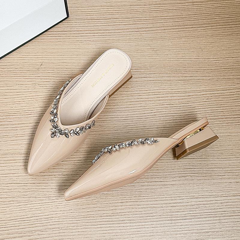 Rhinestone pointed toe half slippers women s 2025 new summer lightweight patent leather Muller shoes Y9011-1 40 тілесний
Rhinestone pointed toe half slippers women s 2025 new summer lightweight patent leather Muller shoes Y9011-1 40 тілесний