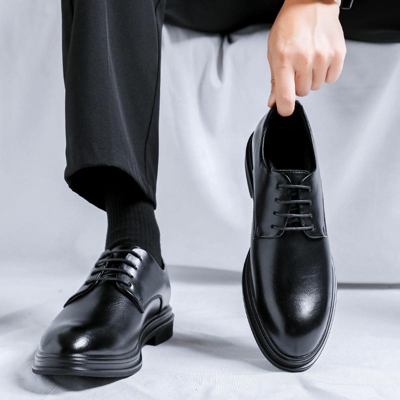Inner heightening leather shoes men s new business dress British style casual heightening trendy shoes 1396-R 38 чёрный
Inner heightening leather shoes men s new business dress British style casual heightening trendy shoes 1396-R 38 чёрный