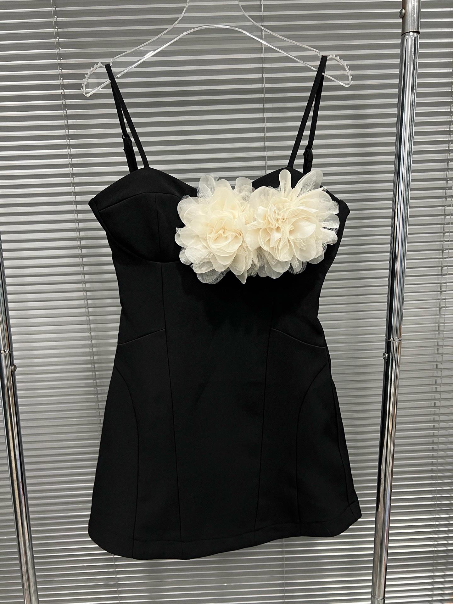 Spring 2026 Fitted Waist Dress: French Aristocratic Style with 3D Floral Color Block for a High-End Light Formal Look Small чёрный
Spring 2026 Fitted Waist Dress: French Aristocratic Style with 3D Floral Color Block for a High-End Light Formal Look Small чёрный