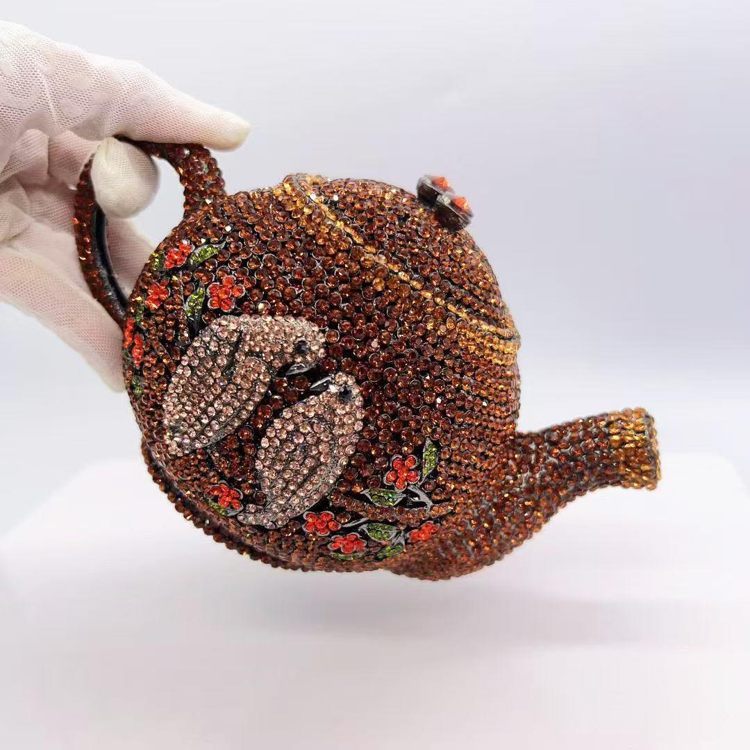 Teapot Women Rhinestone Evening Bag Classical Party Crystal Clutches Christmas Gift Bags Luxury Handbag Wedding Bridal Purse 20cmX12cmX11cm
Teapot Women Rhinestone Evening Bag Classical Party Crystal Clutches Christmas Gift Bags Luxury Handbag Wedding Bridal Purse 20cmX12cmX11cm
